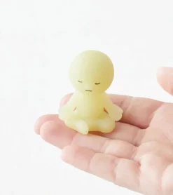Baby watch Figurine fluorescente Smiski - série Yoga