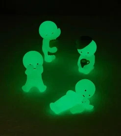 Baby watch Figurine fluorescente Smiski - série Bed