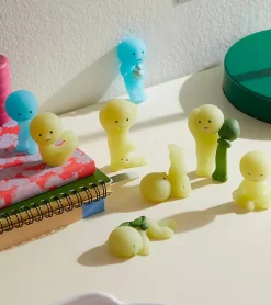 Baby watch Figurine fluorescente Smiski - série Bath