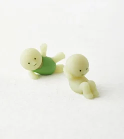 Baby watch Figurine fluorescente Smiski - série Exercising
