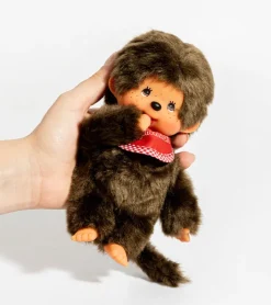 Bandai Peluche Monchhichi Kiki - Bavoir Rouge
