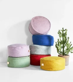 Aveva Pouf coloré en laine